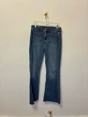 EUC GAP’s Iconic Bootcut Classic 70s Patch Pocket Mid-Blue Jeans Size 8